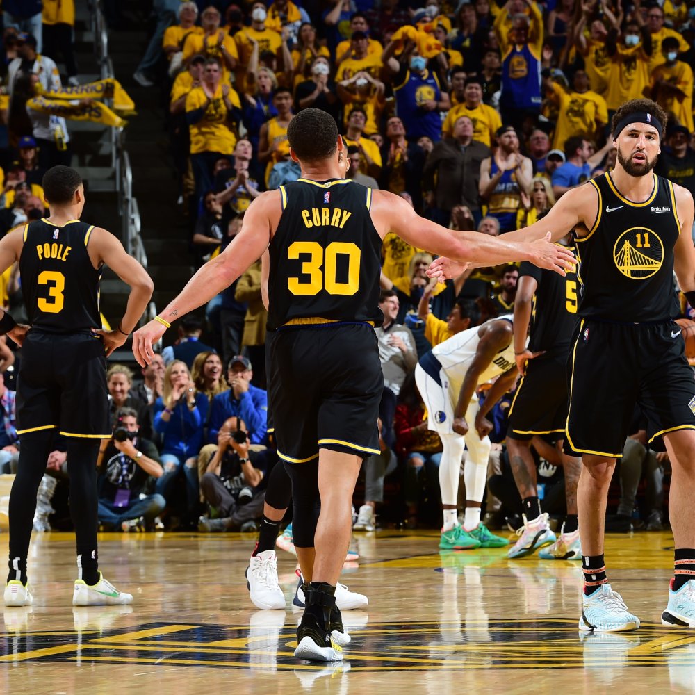 有爱，埃德森用手语向一名聋哑女球童示意：我爱你（暖心一刻：埃德森用手语向聋哑女球童传达“我爱你”）