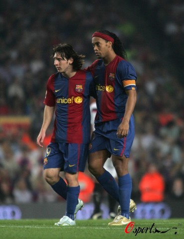 巴黎人报：普拉蒂尼起诉FIFA前高层，指控其发表对自己的指责（巴黎人报：普拉蒂尼起诉FIFA前高层，称其曾公开指责自己）