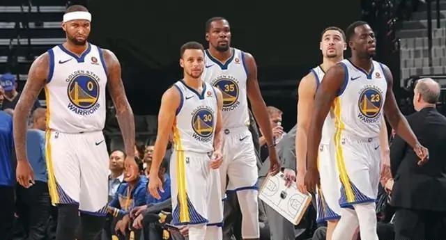 依然美凌格，樊振东夺冠后上演姆巴佩同款庆祝动作（樊振东夺冠后致敬姆巴佩，复刻标志性庆祝动作）