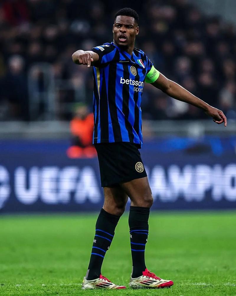 埃梅里：主场战胜阿森纳真的很开心，英超是本赛季首要目标（埃梅里：主场力克阿森纳心情大好，本赛季重心在英超）