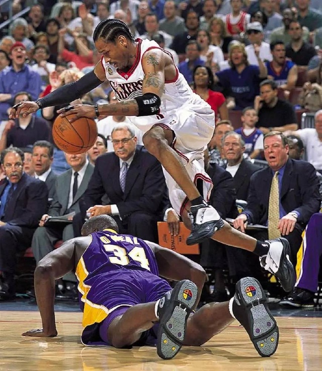 迪洛伦佐：团结是走出困境的基础，我们与孔蒂之间从没有隔阂（迪洛伦佐：靠团结走出低谷，我们与孔蒂始终没有隔阂）