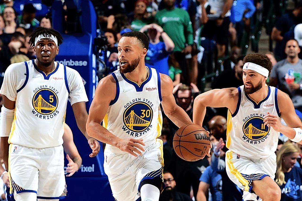 中超改跨年制，融入世界还是盲目跟风？（中超推行跨年赛制：迈向国际，抑或随波逐流？）