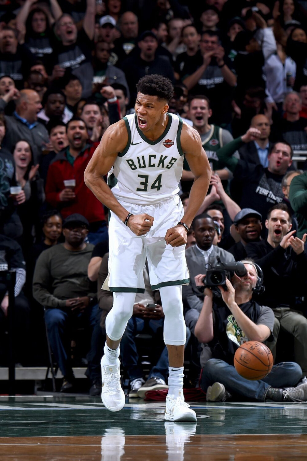 特伦斯·克劳福德和尼克·汉公开抨击WBC（特伦斯·克劳福德与尼克·汉公开炮轰WBC）