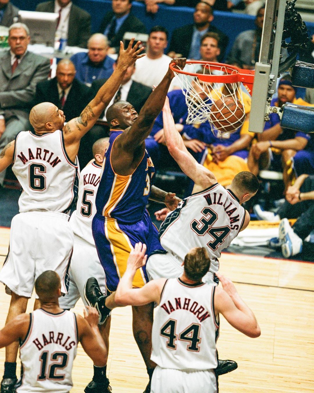 保罗成为2005年同届选秀中唯一在NBA效力的球员（2005届选秀仅剩保罗仍征战NBA）