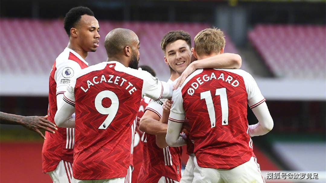 德媒：两名葡体球迷燃放烟火致另一名葡体球迷和一名警官受伤（德媒：两名葡体球迷燃放烟花致一名同队球迷与一名警察受伤）