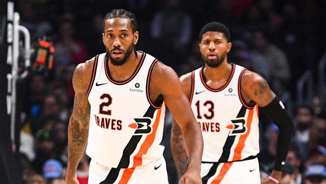 詹姆斯：亚当斯强的离谱，全队人加上教练组、安保才能卡住他（詹姆斯：亚当斯强到离谱，不把全队连同教练组和安保都拉上真拦不住）