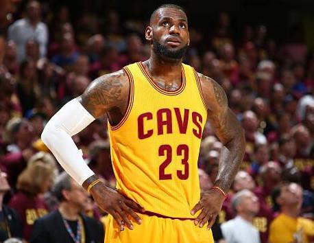 跑位比运球更重要（跑位才是关键，胜过运球）